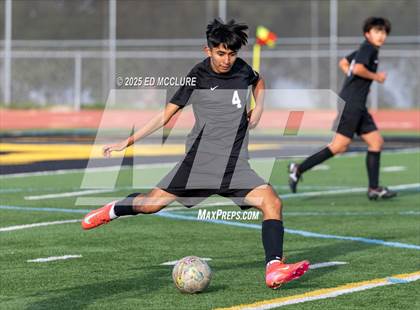 Thumbnail 3 in FR: Peninsula vs Mater Dei photogallery.