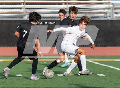 Thumbnail 3 in FR: Peninsula vs Mater Dei photogallery.