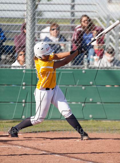 Thumbnail 2 in Beyer @ Gregori photogallery.
