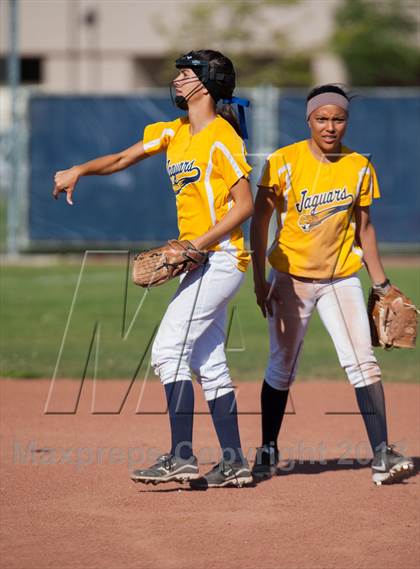 Thumbnail 3 in Beyer @ Gregori photogallery.