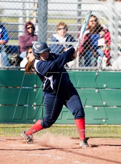 Thumbnail 2 in Beyer @ Gregori photogallery.