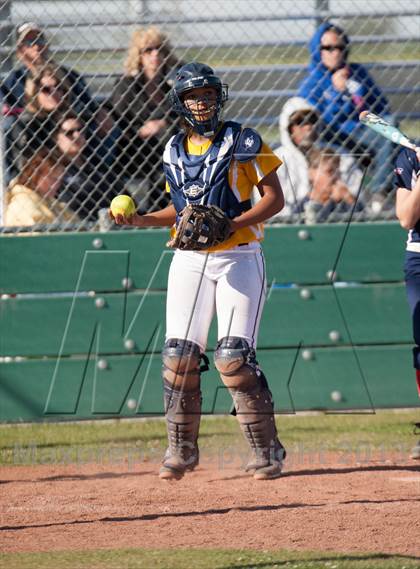 Thumbnail 2 in Beyer @ Gregori photogallery.