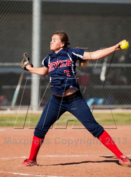 Thumbnail 3 in Beyer @ Gregori photogallery.