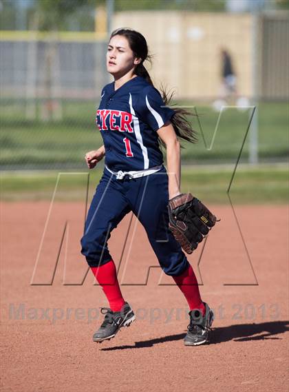 Thumbnail 3 in Beyer @ Gregori photogallery.