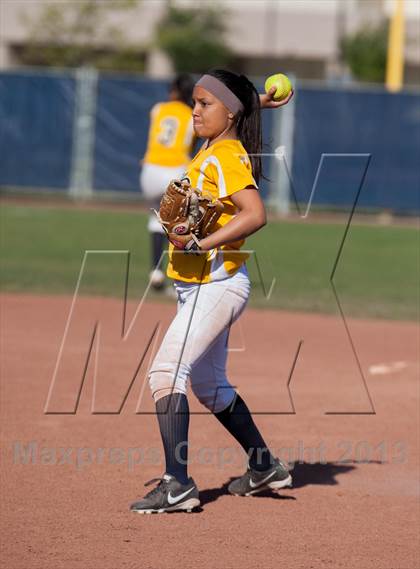Thumbnail 2 in Beyer @ Gregori photogallery.