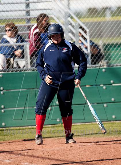 Thumbnail 2 in Beyer @ Gregori photogallery.