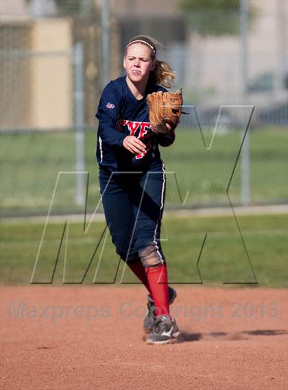 Thumbnail 3 in Beyer @ Gregori photogallery.