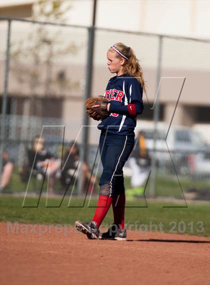 Thumbnail 2 in Beyer @ Gregori photogallery.