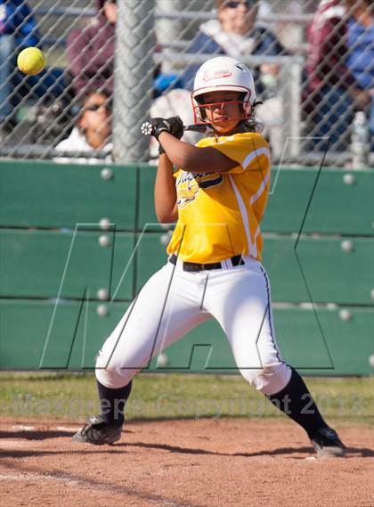 Thumbnail 2 in Beyer @ Gregori photogallery.