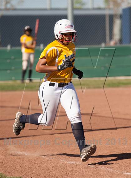 Thumbnail 2 in Beyer @ Gregori photogallery.