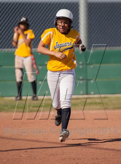 Thumbnail 2 in Beyer @ Gregori photogallery.