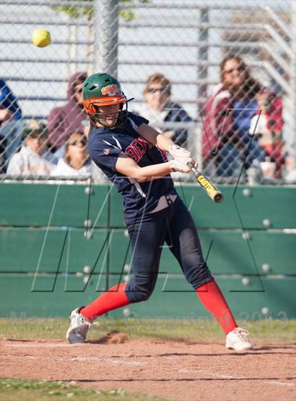 Thumbnail 2 in Beyer @ Gregori photogallery.