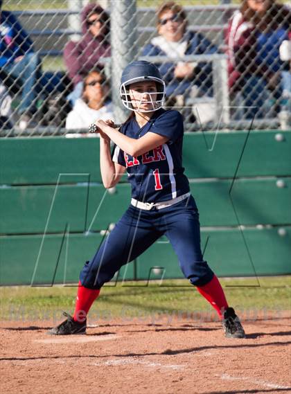 Thumbnail 2 in Beyer @ Gregori photogallery.