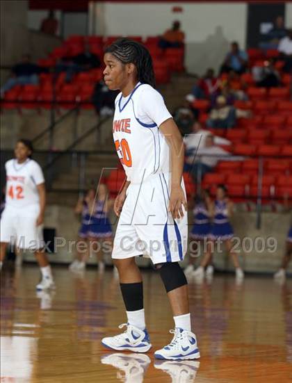 Thumbnail 2 in Duncanville vs. Bowie (Texas Region 1 Semifinal) photogallery.