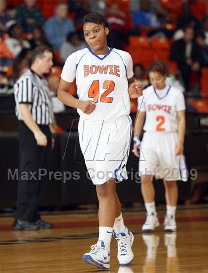 Thumbnail 3 in Duncanville vs. Bowie (Texas Region 1 Semifinal) photogallery.
