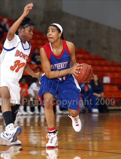 Thumbnail 3 in Duncanville vs. Bowie (Texas Region 1 Semifinal) photogallery.