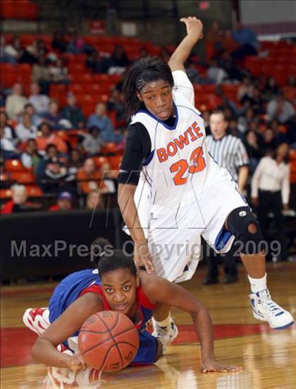 Thumbnail 3 in Duncanville vs. Bowie (Texas Region 1 Semifinal) photogallery.