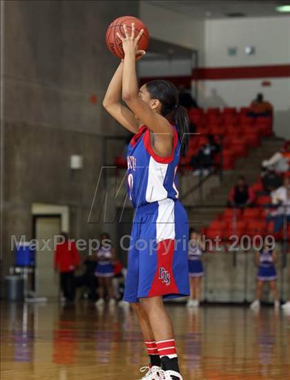 Thumbnail 2 in Duncanville vs. Bowie (Texas Region 1 Semifinal) photogallery.