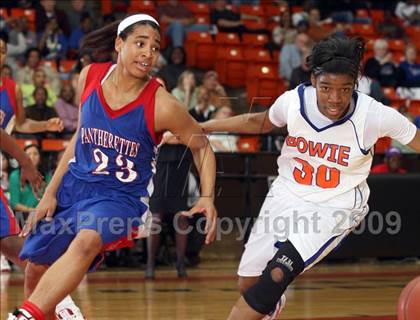 Thumbnail 3 in Duncanville vs. Bowie (Texas Region 1 Semifinal) photogallery.