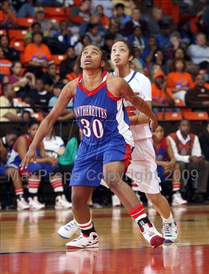 Thumbnail 2 in Duncanville vs. Bowie (Texas Region 1 Semifinal) photogallery.