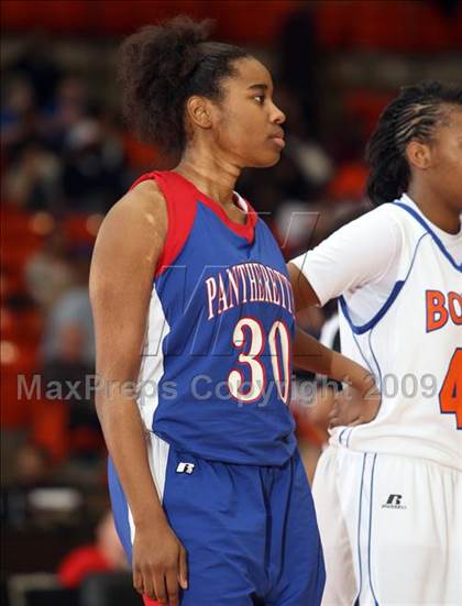 Thumbnail 1 in Duncanville vs. Bowie (Texas Region 1 Semifinal) photogallery.