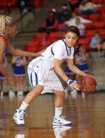 Thumbnail 3 in Duncanville vs. Bowie (Texas Region 1 Semifinal) photogallery.