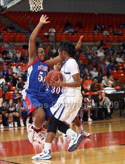 Thumbnail 2 in Duncanville vs. Bowie (Texas Region 1 Semifinal) photogallery.