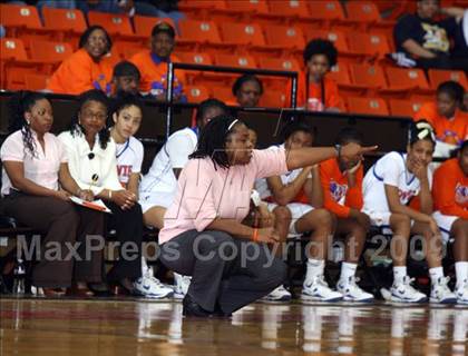 Thumbnail 1 in Duncanville vs. Bowie (Texas Region 1 Semifinal) photogallery.
