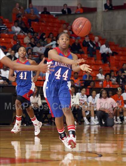 Thumbnail 2 in Duncanville vs. Bowie (Texas Region 1 Semifinal) photogallery.