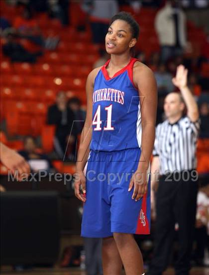 Thumbnail 2 in Duncanville vs. Bowie (Texas Region 1 Semifinal) photogallery.