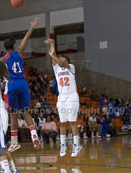 Thumbnail 2 in Duncanville vs. Bowie (Texas Region 1 Semifinal) photogallery.