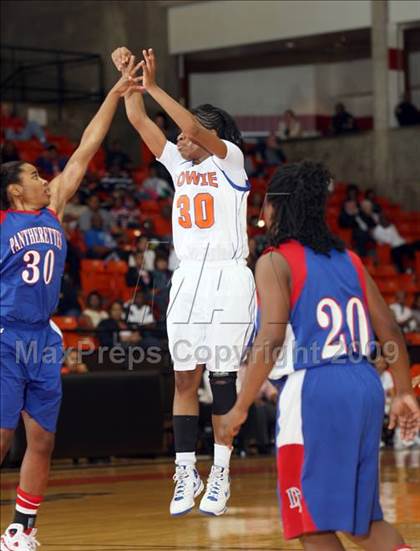 Thumbnail 3 in Duncanville vs. Bowie (Texas Region 1 Semifinal) photogallery.