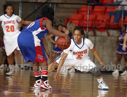 Thumbnail 3 in Duncanville vs. Bowie (Texas Region 1 Semifinal) photogallery.