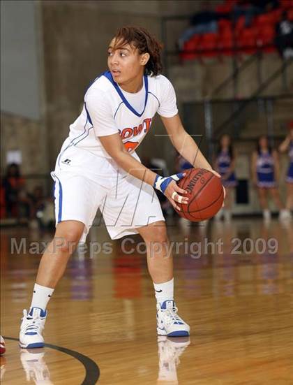 Thumbnail 1 in Duncanville vs. Bowie (Texas Region 1 Semifinal) photogallery.
