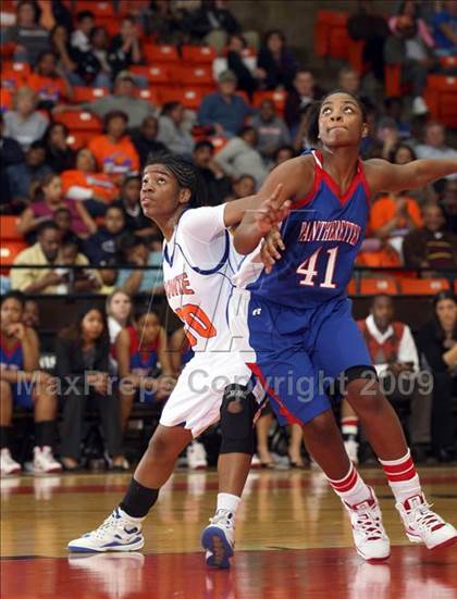 Thumbnail 1 in Duncanville vs. Bowie (Texas Region 1 Semifinal) photogallery.