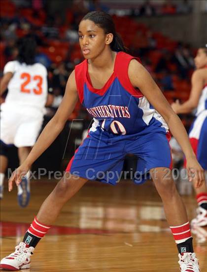 Thumbnail 3 in Duncanville vs. Bowie (Texas Region 1 Semifinal) photogallery.