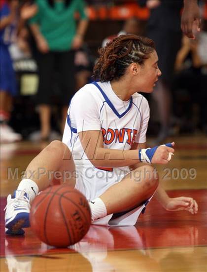 Thumbnail 3 in Duncanville vs. Bowie (Texas Region 1 Semifinal) photogallery.