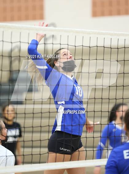 Thumbnail 1 in Utica Eisenhower vs. Port Huron (MHSAA D29 Quarterfinal) photogallery.
