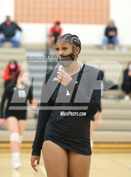 Thumbnail 2 in Utica Eisenhower vs. Port Huron (MHSAA D29 Quarterfinal) photogallery.