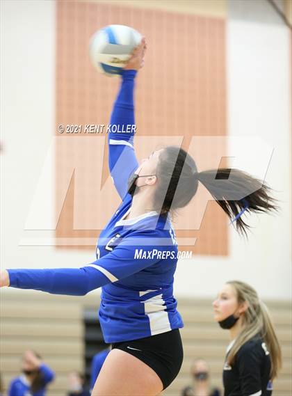 Thumbnail 3 in Utica Eisenhower vs. Port Huron (MHSAA D29 Quarterfinal) photogallery.