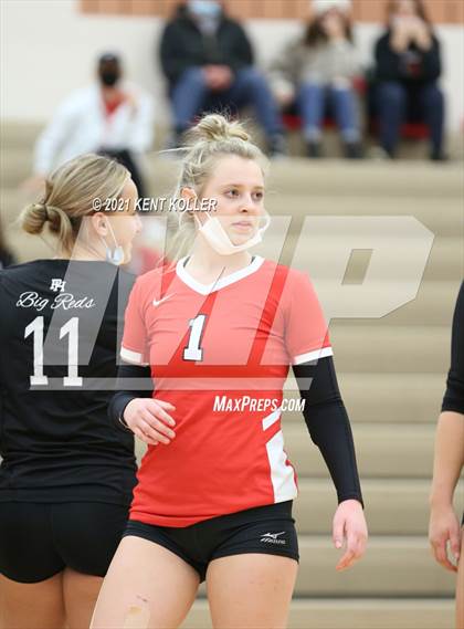Thumbnail 3 in Utica Eisenhower vs. Port Huron (MHSAA D29 Quarterfinal) photogallery.