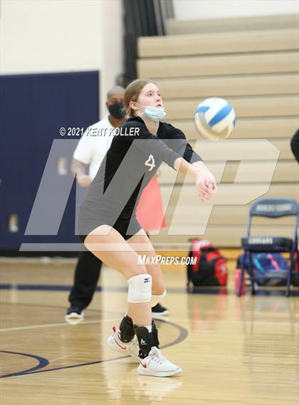 Thumbnail 2 in Utica Eisenhower vs. Port Huron (MHSAA D29 Quarterfinal) photogallery.
