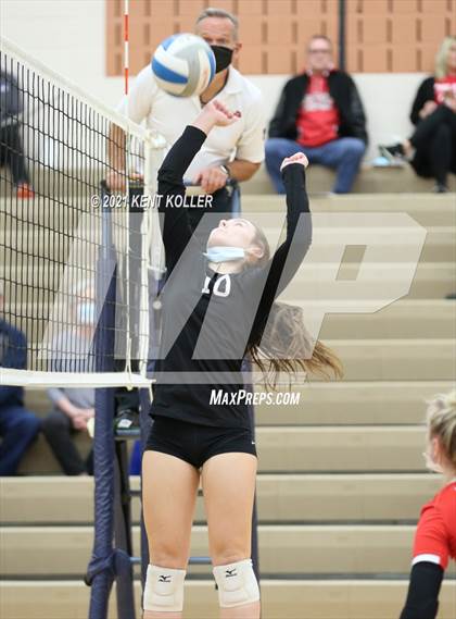 Thumbnail 3 in Utica Eisenhower vs. Port Huron (MHSAA D29 Quarterfinal) photogallery.