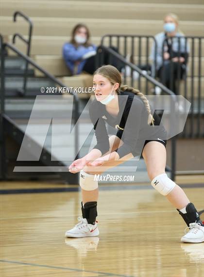 Thumbnail 1 in Utica Eisenhower vs. Port Huron (MHSAA D29 Quarterfinal) photogallery.