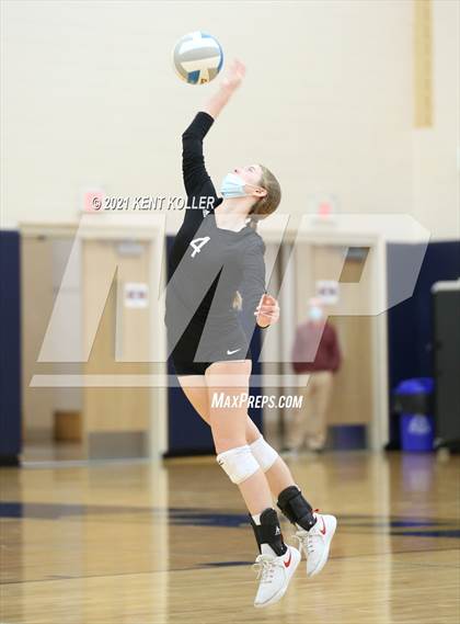 Thumbnail 3 in Utica Eisenhower vs. Port Huron (MHSAA D29 Quarterfinal) photogallery.