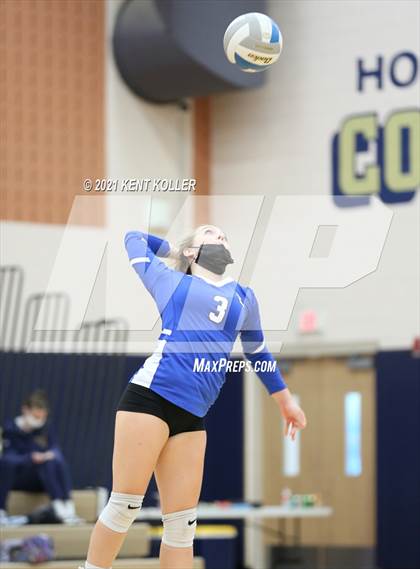 Thumbnail 3 in Utica Eisenhower vs. Port Huron (MHSAA D29 Quarterfinal) photogallery.