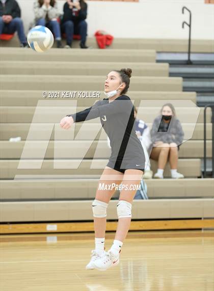 Thumbnail 3 in Utica Eisenhower vs. Port Huron (MHSAA D29 Quarterfinal) photogallery.
