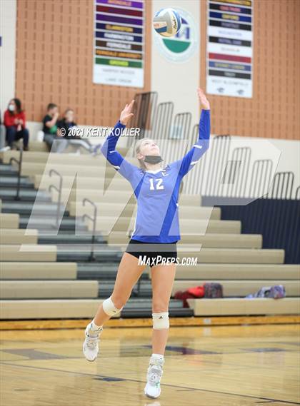 Thumbnail 2 in Utica Eisenhower vs. Port Huron (MHSAA D29 Quarterfinal) photogallery.
