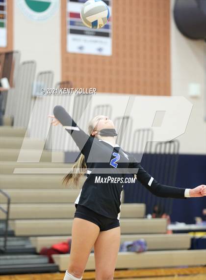 Thumbnail 1 in Utica Eisenhower vs. Port Huron (MHSAA D29 Quarterfinal) photogallery.