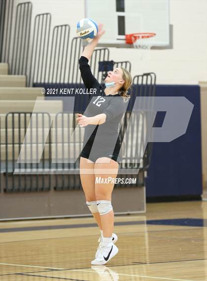 Thumbnail 3 in Utica Eisenhower vs. Port Huron (MHSAA D29 Quarterfinal) photogallery.